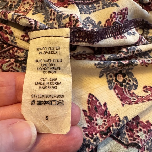 Paisley Grace shirt, size S, paisley print ivory background -pinks,blues,burg - Picture 2 of 3